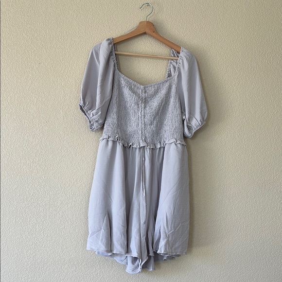 143 Story Light Gray Smocked romper with adjustable bodice- NWT - Picture 1 of 3
